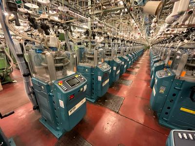 Overzichtsfoto van 2017 onati LB04E7 knittingmachine (8x)