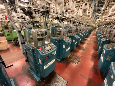 Overzichtsfoto van 2017 onati LB04E7 knittingmachine (5x)