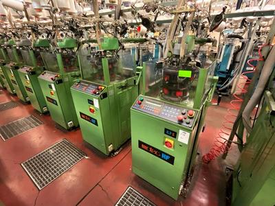 Overzichtsfoto van 1998 Matec HF 2.7S knittingmachine (6x)