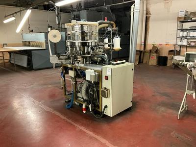 Overzichtsfoto van Puche pore cover machine