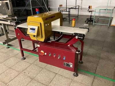 Overview picture of 2000 Garmentchek MET30+ Metal detector