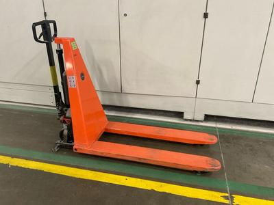 Overview picture of 2019 Toyota HHL 100 electric high palletlifter