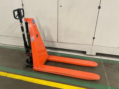 Overview picture of 2018 Toyota HHL 100 electric high palletlifter