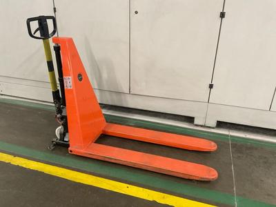 Overview picture of 2022 Toyota HHL 100 electric high palletlifter