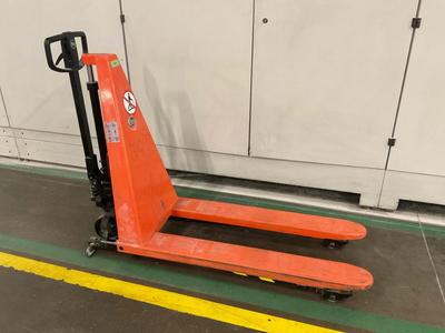 Overview picture of 2015 BT HHM100 manual hydraulic high shear palletlifter