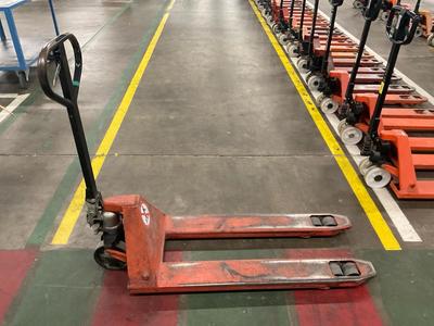 Overview picture of BT manual hydraulic palletlifter