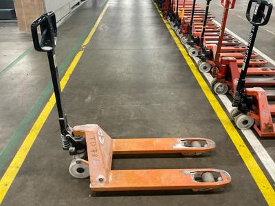 Overview picture of BT manual hydraulic palletlifter