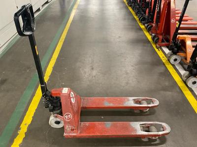 Overview picture of BT manual hydraulic palletlifter