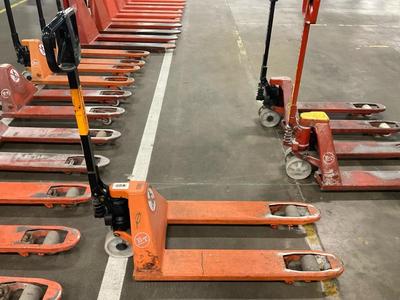 Overview picture of BT manual hydraulic palletlifter