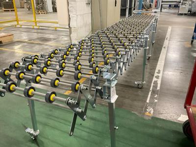 Overview picture of flexible wheel coveyor, mobile