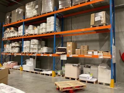 Overview picture of dismantable pallet racking, 3 sections