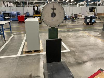 Overview picture of Robbe RS3 analoge clock weighing scale