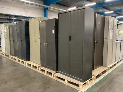 Overview picture of lot of 9 various steel cabinets, high models
