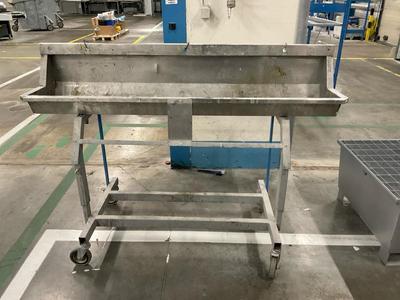 Overview picture of wash basin, mobile, 180 cm
