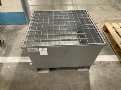 Overview picture of drum leaking bin