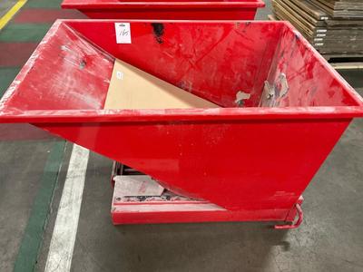 Overview picture of tllting waste bin, for forklift truck
