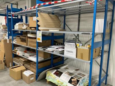 Overzichtsfoto van lot of various steel racks