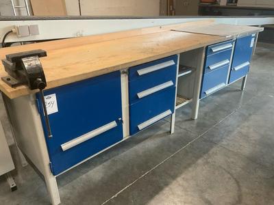 Overview picture of workshop bench with drawers and doors