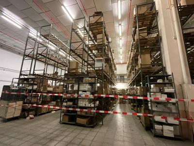 Immagine panoramica di (5x) pallet racking