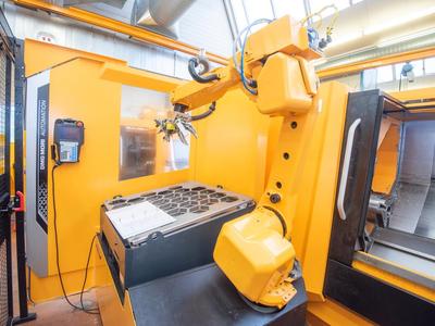 Overview picture of 2019 DMG Mori Robo 2GO un-loading robot