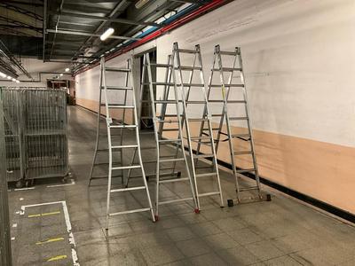 Overview picture of (4x) step ladder