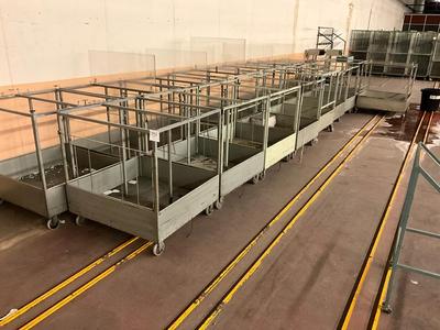Immagine panoramica di (17x) textile trolley