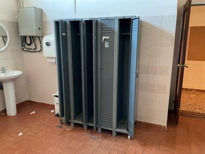 Immagine panoramica di (4x) lockers