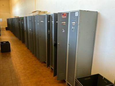 Immagine panoramica di (13x) llansola lockers