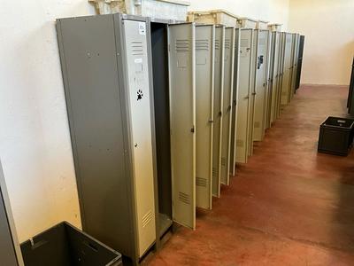 Immagine panoramica di (7x) llansola lockers