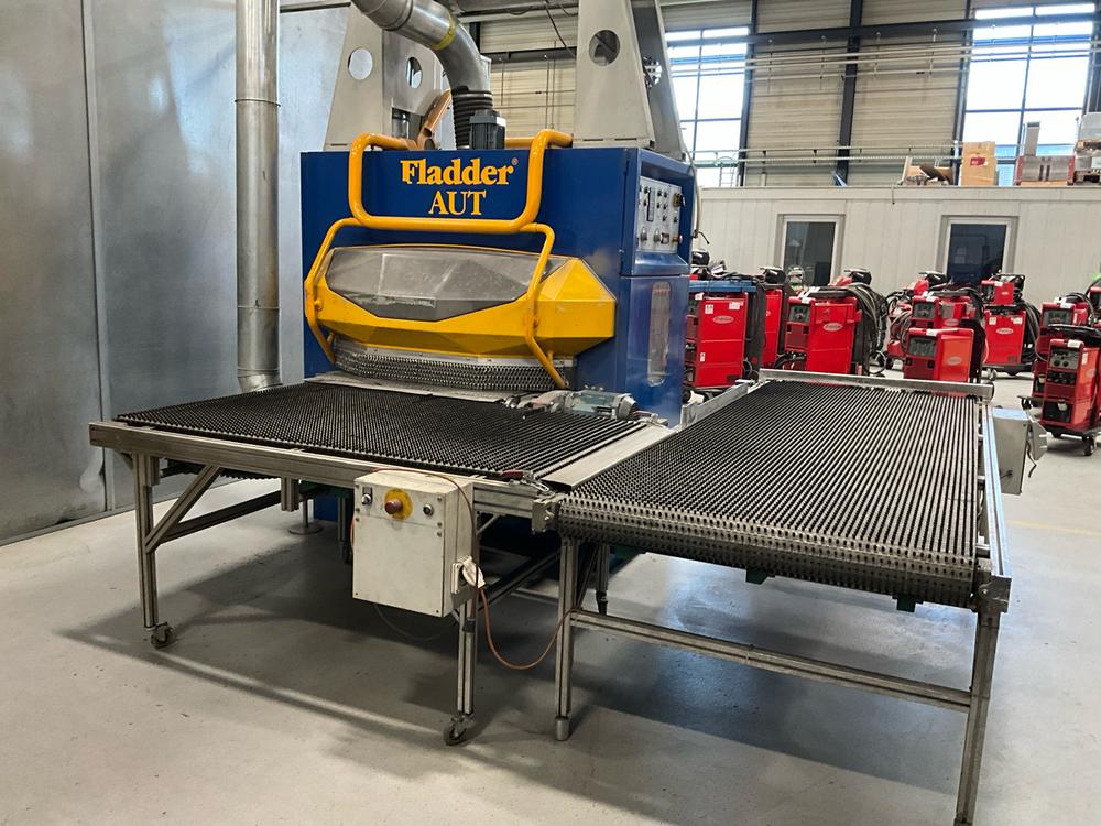 2005 Fladder AUT-1000 VAC deburring machine
