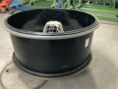 Overview picture of plastic open drain round basin-wagon