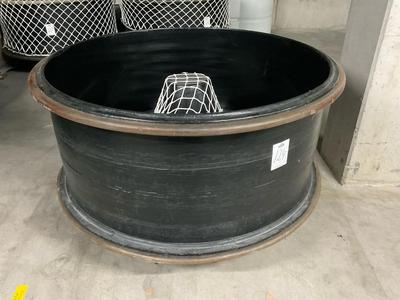 Overview picture of plastic open drain round basin-wagon