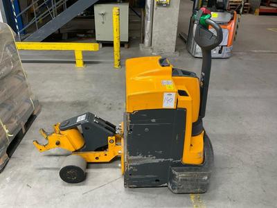 Übersichtsbild von 2001 Jungheinrich EJA 215 low electric wagon docking lifter