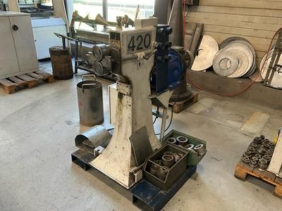 Immagine panoramica di Swaging machine