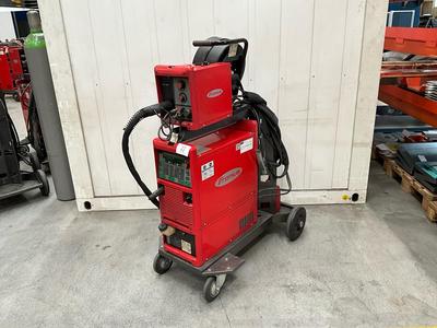Immagine panoramica di Fronius Transpuls synergic 4000 welding machine