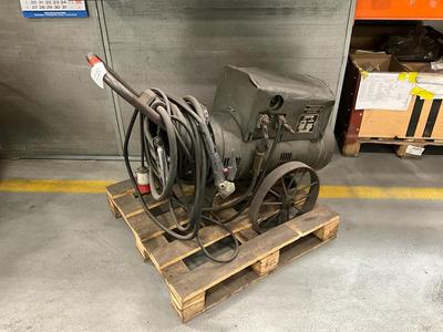 Overzichtsfoto van Brown, Boveri & Cie GSM 250 welding machine