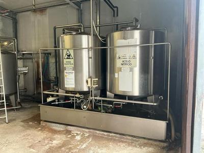 Immagine panoramica di Gamma Inox s/s vertical storage tank 3.000L (2x)