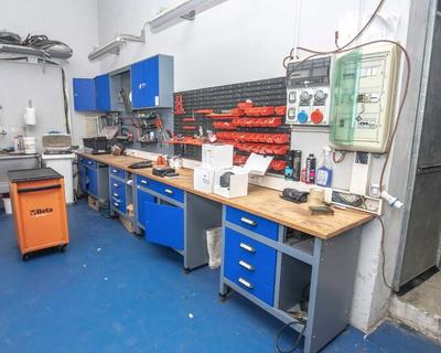 Imagen general de Workbench with accessories
