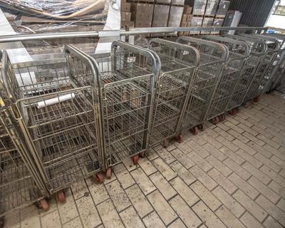 Photo d'aperçu de 4 Steel Carts