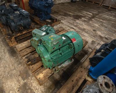 Photo d'aperçu de Pallet of assorted three-phase motors