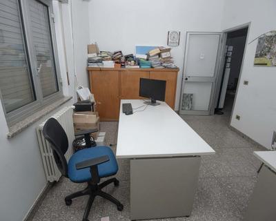 Översiktsbild av Office Furniture + Materials