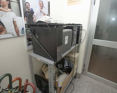 Översiktsbild av Various IT Equipment