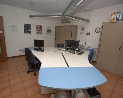 Översiktsbild av Office furniture + materials