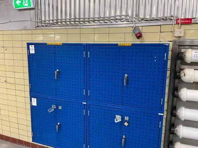 Übersichtsbild von Metall cabinets (2x)