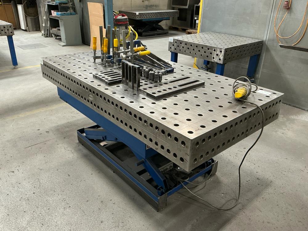 Siegmund lifting welding table