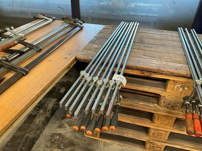 Overzichtsfoto van screw clamps (8x)