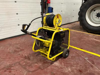 Overview picture of Kärcher pressure washer