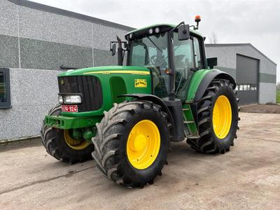 Översiktsbild av 2005 John Deere 6820AS fyrhjulsdriven jordbrukstraktor