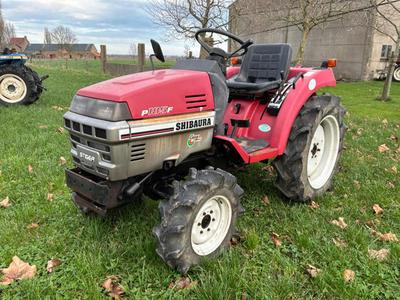 Overview picture of Shibaura P185F four-wheel drive mini tractor
