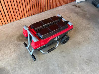 Overview picture of 2022 Cramer XCR82C6 mobile Battery charger with 6 charging spots